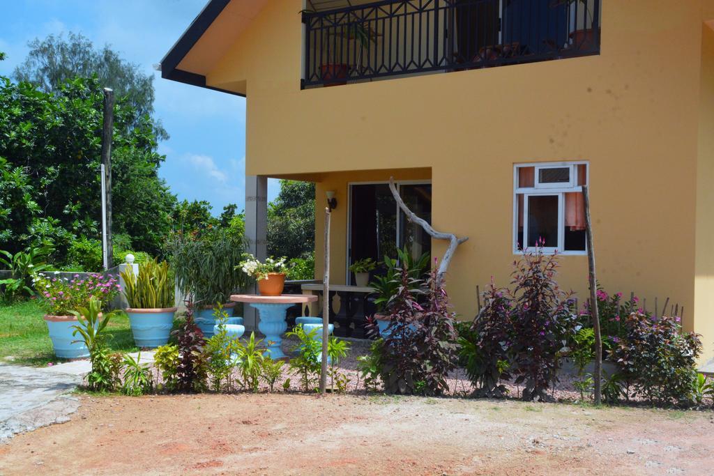 Mountain Lodge Anse Volbert Village  Ngoại thất bức ảnh