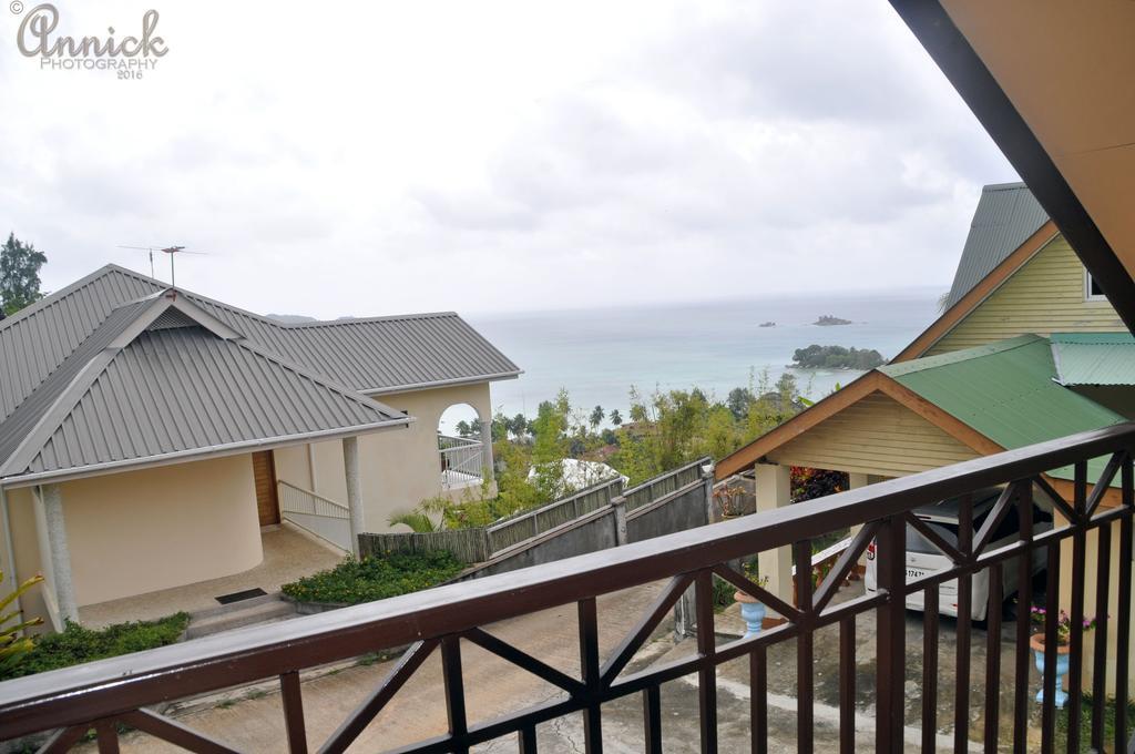 Mountain Lodge Anse Volbert Village  Ngoại thất bức ảnh