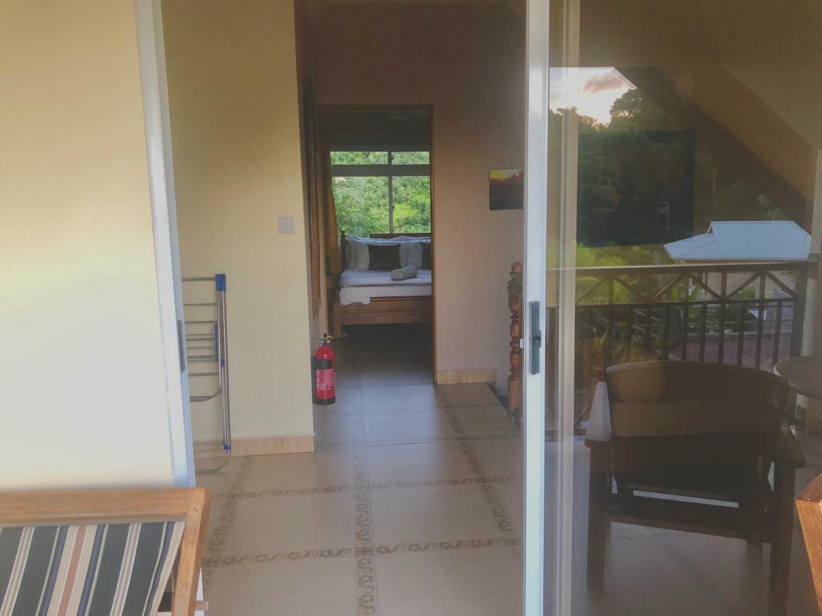 Mountain Lodge Anse Volbert Village  Ngoại thất bức ảnh