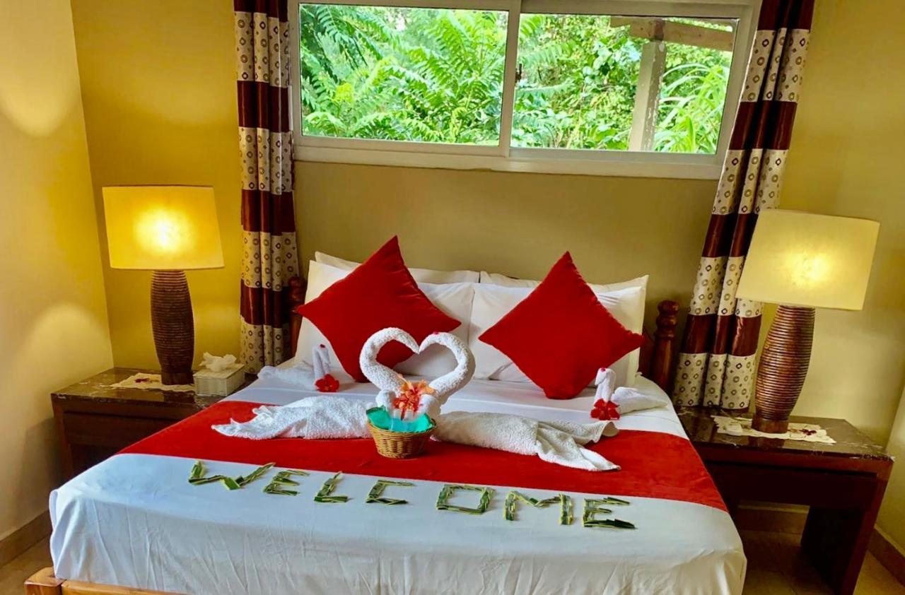 Mountain Lodge Anse Volbert Village  Ngoại thất bức ảnh